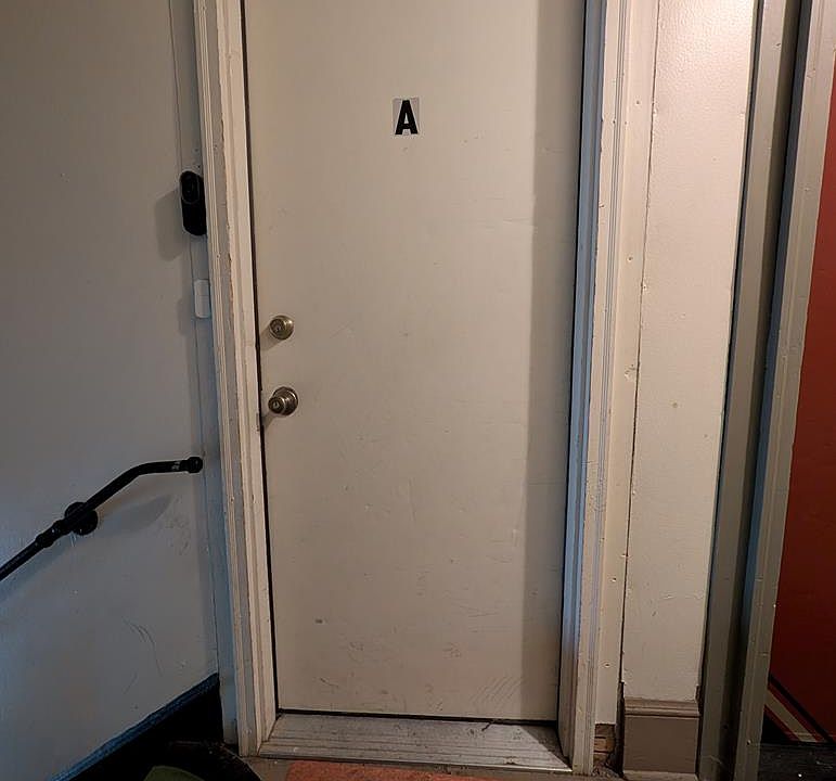 1st image of 18 1/2 Pearl St