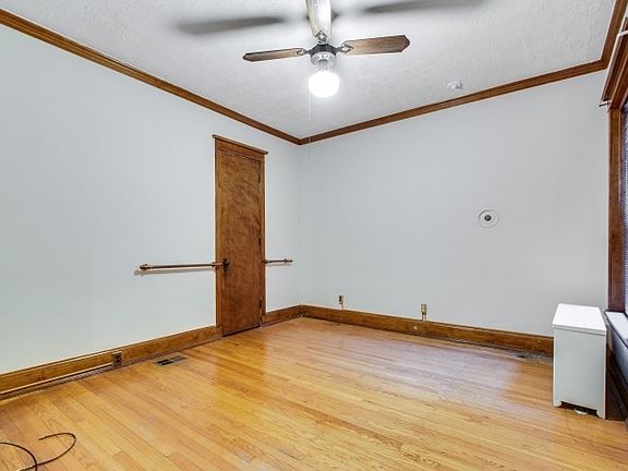 3rd image of 5460 S Hyde Park Blvd
