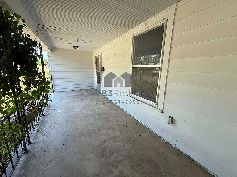 1405 Baltimore Ave — Photo 2