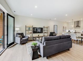 3204 North Clifton Avenue - 403, Chicago, IL 60657