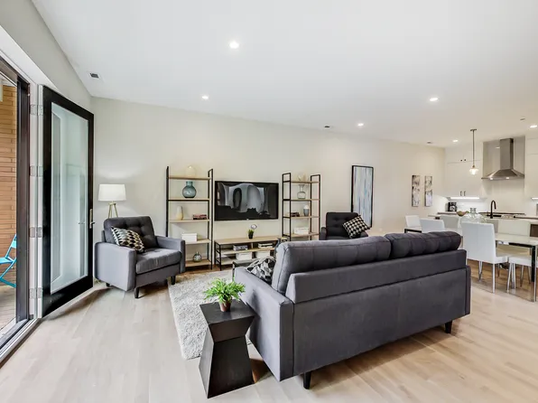 3204 N Clifton Ave #404, Chicago, IL 60657