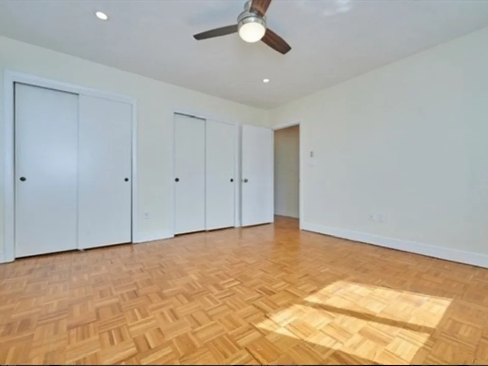 18 Pond St #23