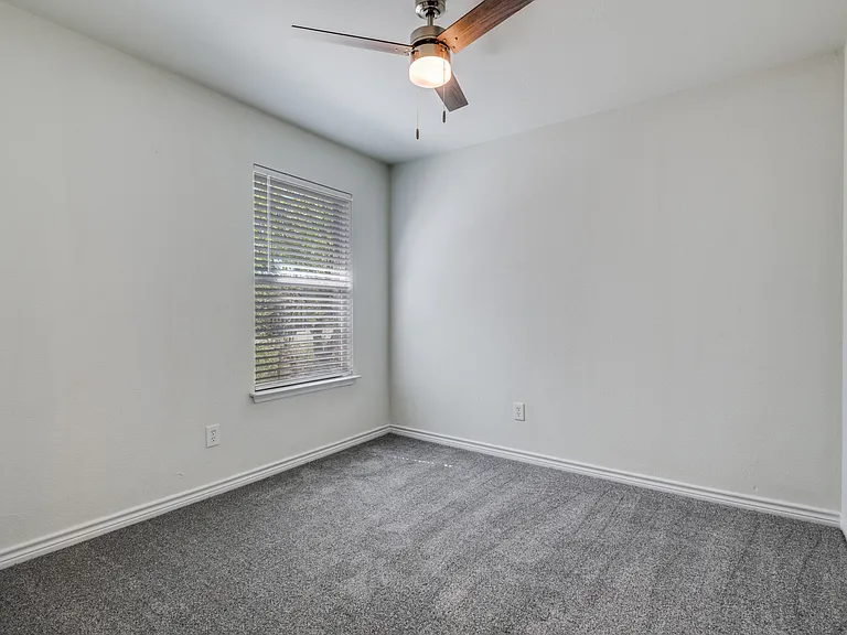 312 Stanford Dr — Photo 13
