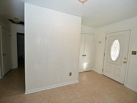 3rd image of 741 Abbey Dr