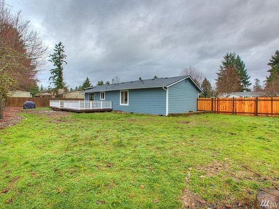 5th image of 12202 220th Avenue Ct E