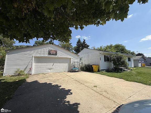 2nd image of 4105 Union St