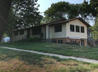 505 6th St SE, Le Mars, IA 51031