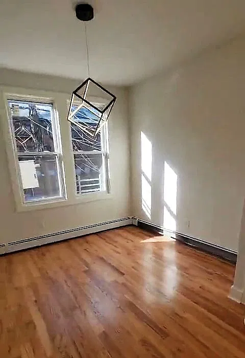 3 bed, 1100 sqft, $2,450 — Photo 3