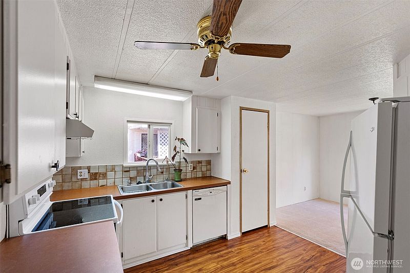 5th image of 2200 196th Street SE #43