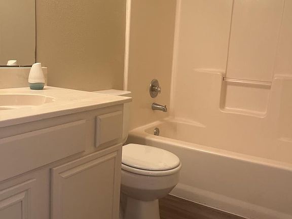 3rd image of 1114 Cardinal Oaks Dr