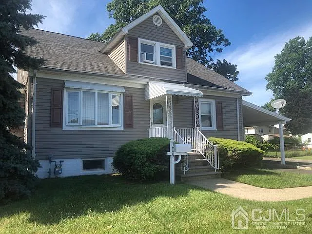 109 Cedar St photo 1