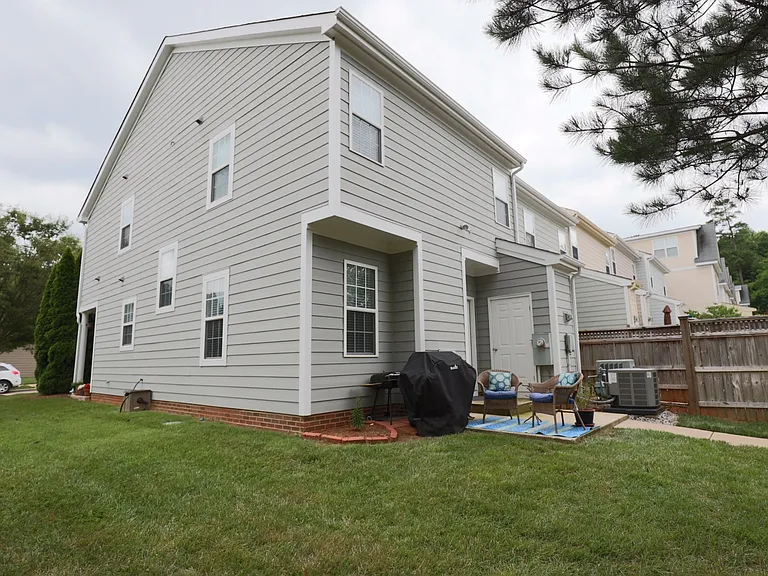 298 Danbury Ct — Photo 23
