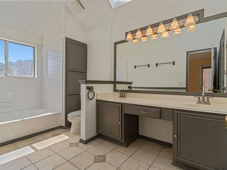 588 Lake Forest Dr — Photo 18