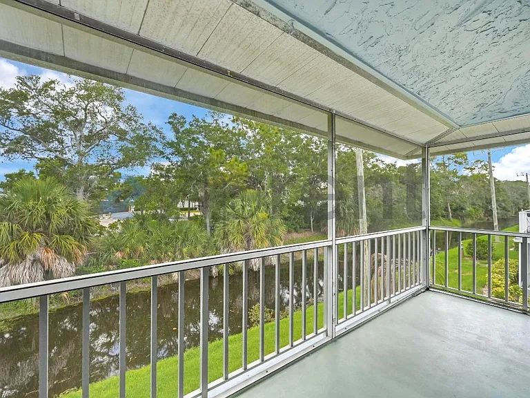 232 Palm Dr #6 — Photo 24