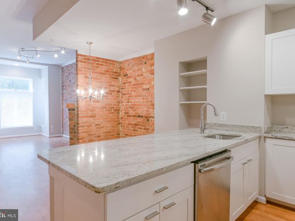 1352 Kenyon St NW APT 2
