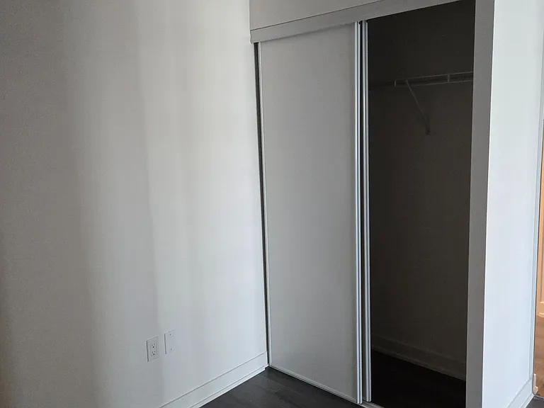 448 Burnhamthorpe Rd W #6006 — Photo 7