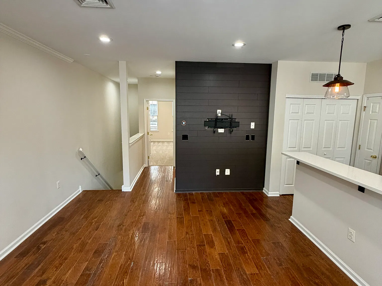 2 bed, 1230 sqft, $2,400 — Photo 4
