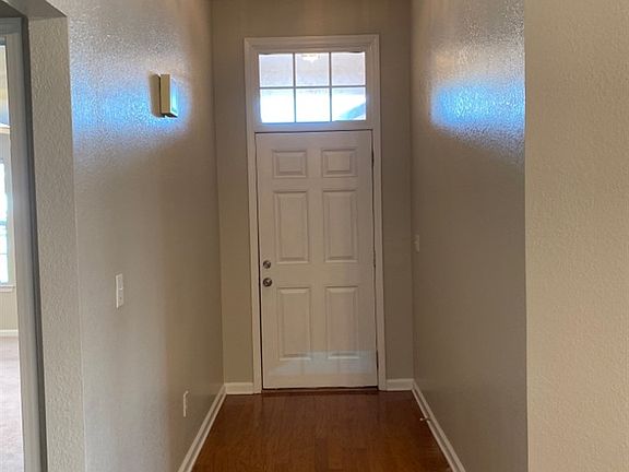 2nd image of 604 Oakland Hills Dr