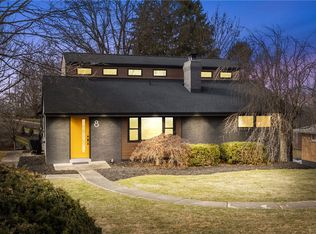 8 Robin Rd, Mc Kees Rocks, PA 15136