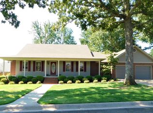 2407 W 6th St, Russellville, AR 72801