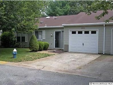 2nd image of 845 Winchester Ct #B