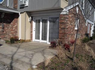 2851 Hikes Ln APT C, Louisville, KY 40218