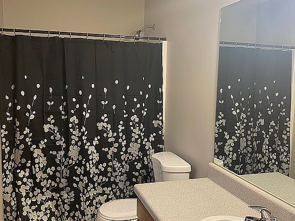 4th image of 924 Rose Petal Ln