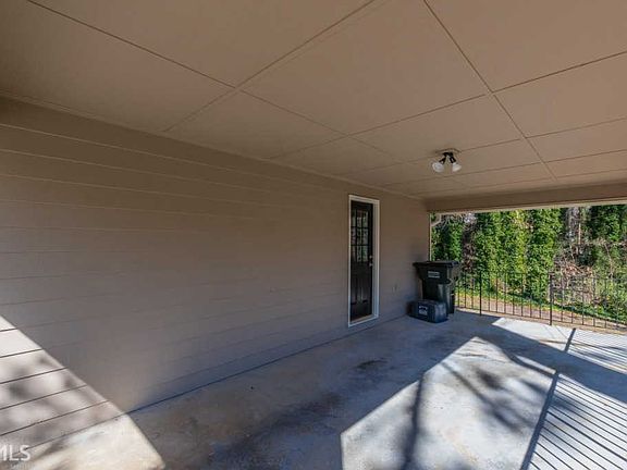 5th image of 3251 Summer Wood Cir