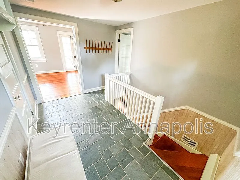 3 bed, 2.0 bath, 1706 sqft, $3,600 — Photo 3