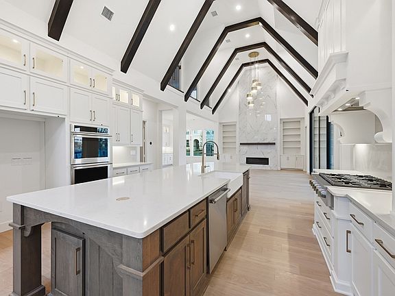 7th image of this home