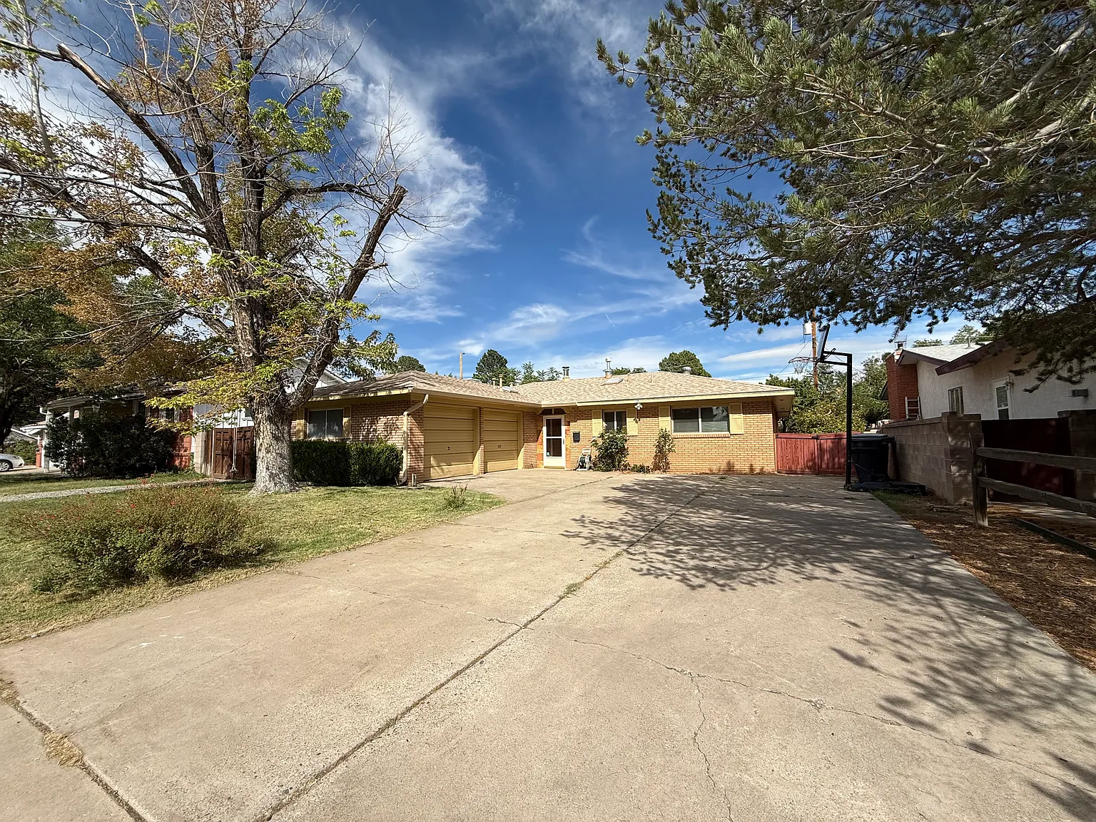 4 bed, 2350 sqft, $2,495 — Photo 3