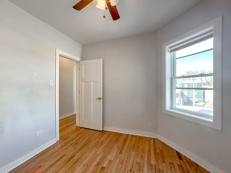 5610 N Western Ave #302 — Photo 14