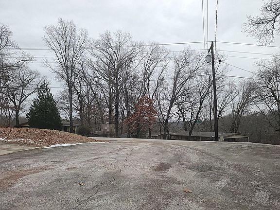 4th image of 1 Cooper Ln