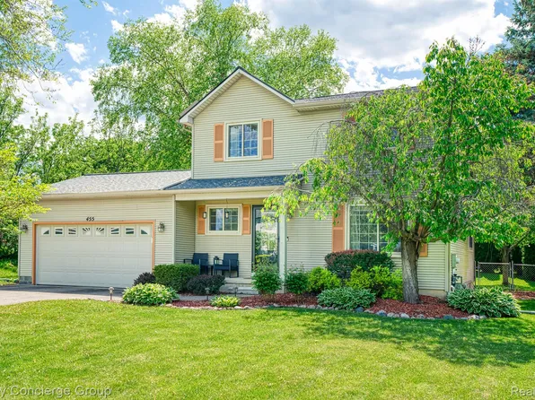 455 Eagle Way, South Lyon, MI 48178