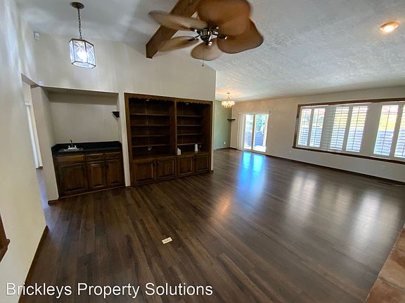 5th image of 5016 Russell Dr NW
