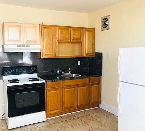 3rd image of 4730 N Marvine St #1