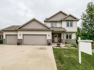 432 Manor Ridge Dr NW, Rochester, MN 55901