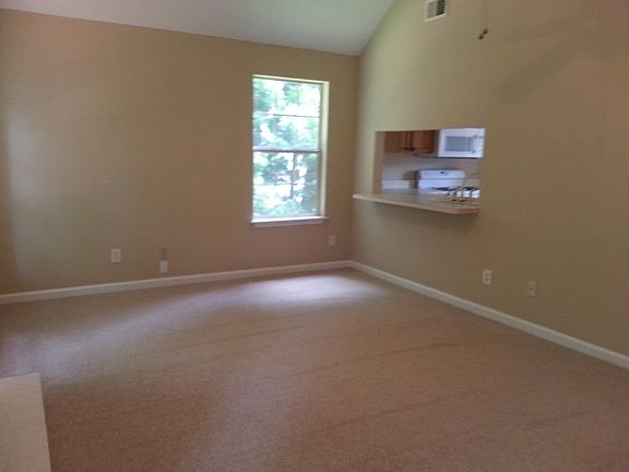 4th image of 931 Merryweather Dr