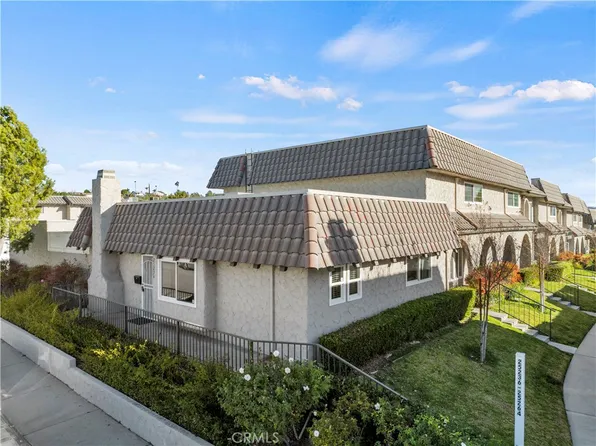 25236 Avenida Dorena, Santa Clarita, CA 91321