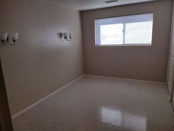 5th image of 1055 N 8th Pl #1068-A
