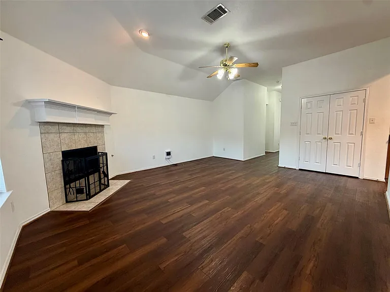 1201 Cumberland Ct — Photo 7