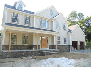 3 Shores Rd, Mendham, NJ 07945