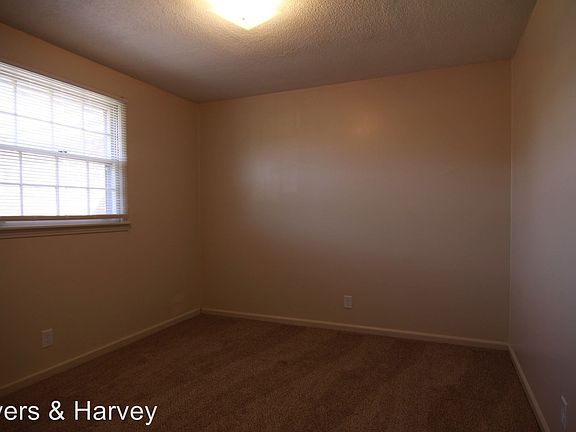 5th image of 124 Tandy Dr APT B