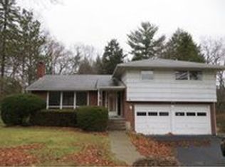 26 Holiday Hl, Endicott, NY 13760