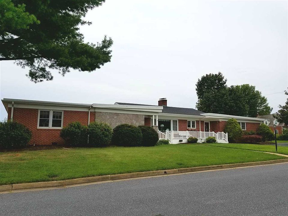 1st image of 760 Elmwood Dr