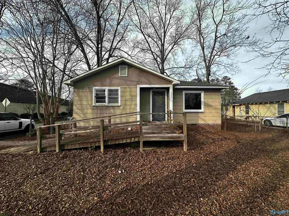 1323 S 11th St, Gadsden, AL 35904