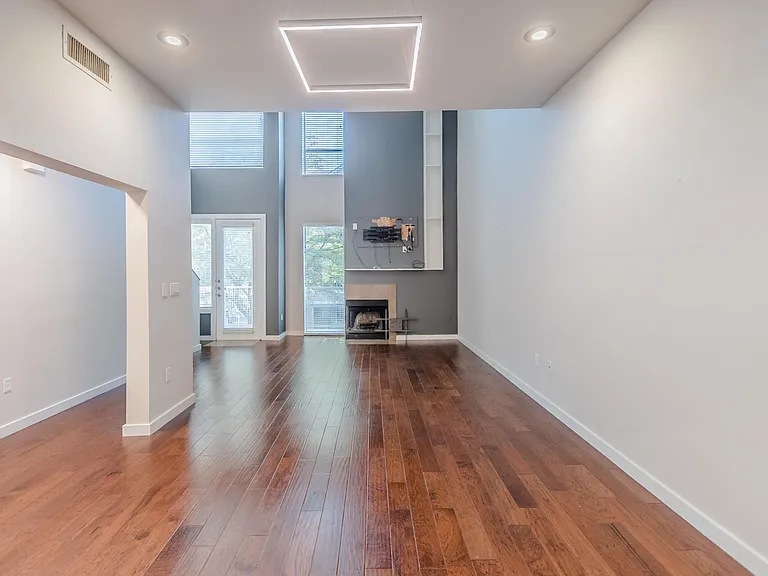 6927 Sumner St — Photo 16