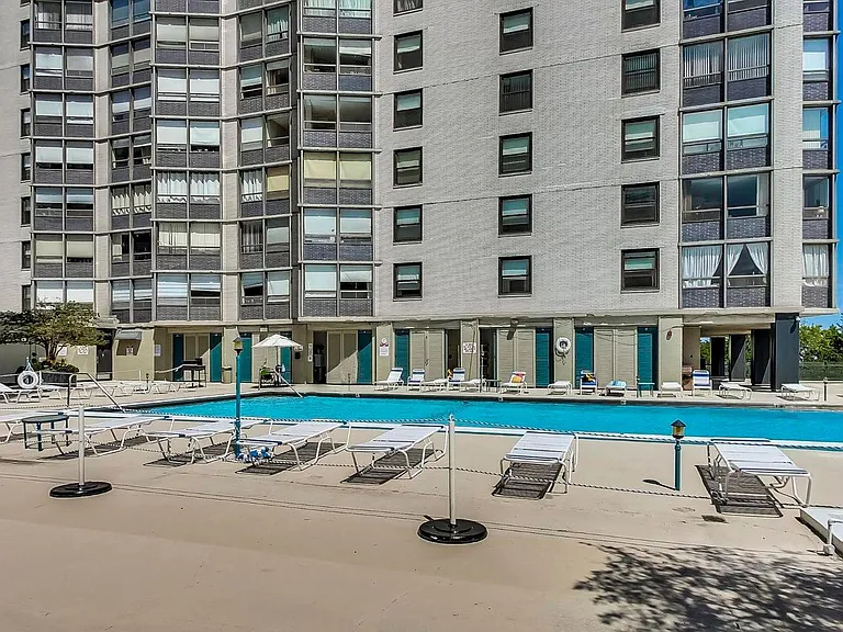 5701 N Sheridan Rd #4A — Photo 20