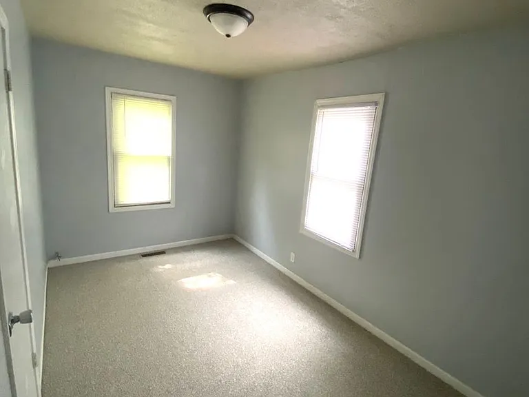 2716 Huntington St — Photo 12