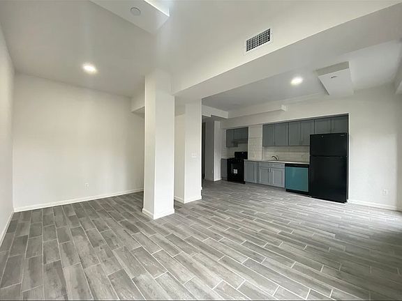 4th image of 14-43 31st Ave #2B